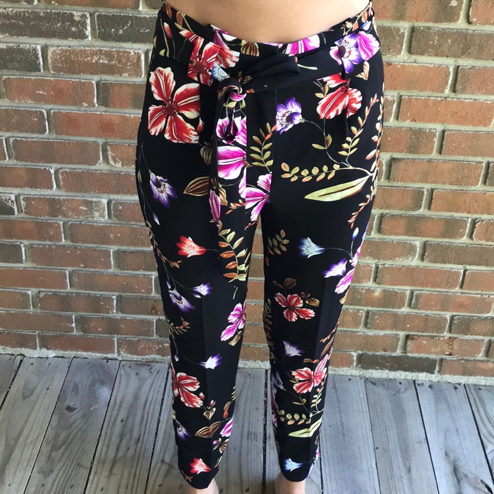 Express floral tie front ankle pants size 0